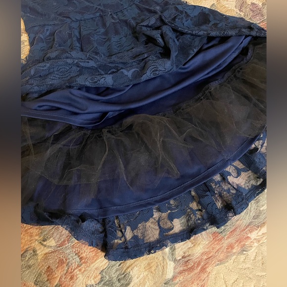 Lace strapless dress - Picture 2 of 3